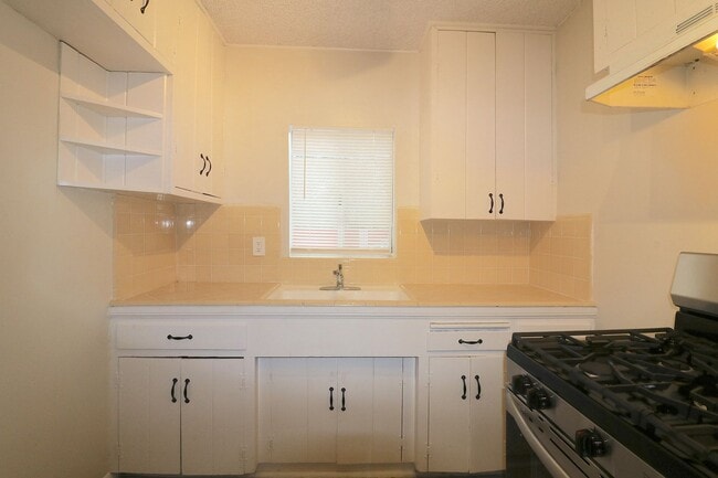 Photo - Lincoln Avenue Unit 1053