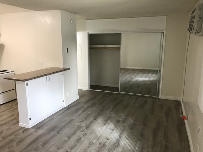 Photo - 13059 Oxnard St Unit 104