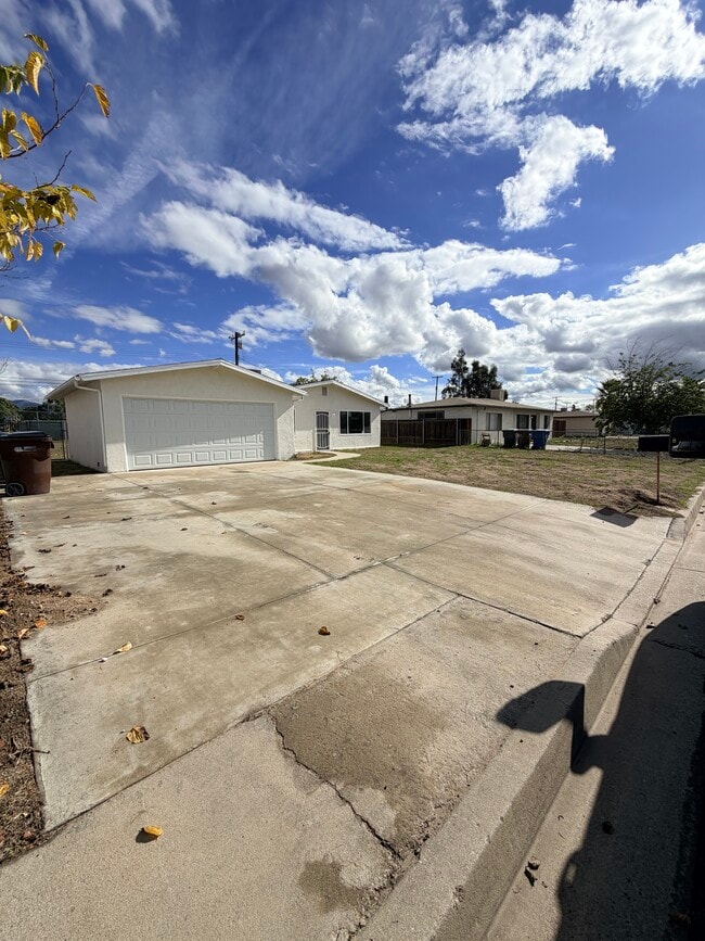 Building Photo - 7767 Colwyn Ave