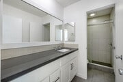 1BR, 1BA - 700SF - Bathroom - Park Plaza Apartments