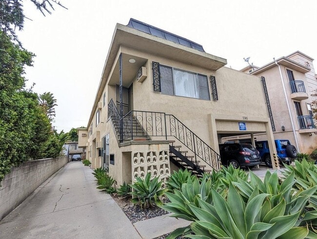 Photo - 3365 Keystone Av Unit 2