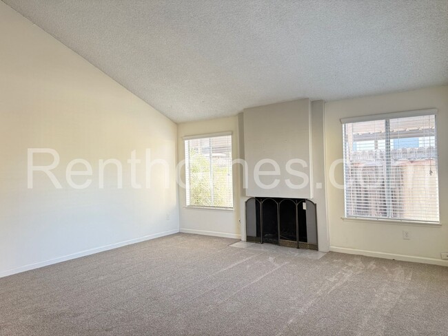 Photo - 11303 Kelowna Rd
