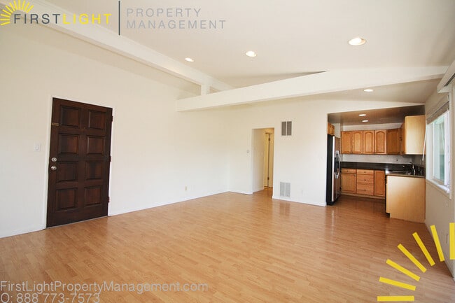 Photo - 503 Avenue G - Ave