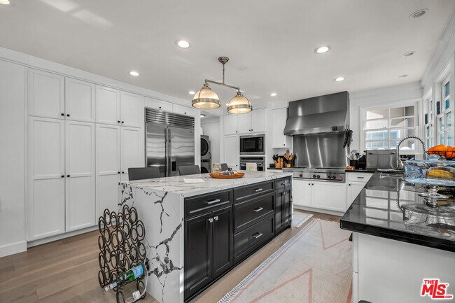 Photo - 751 Westholme Ave House