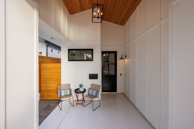 Photo - 623 Colima St