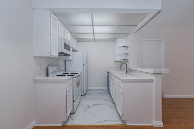 Photo - 355 S Madison Ave