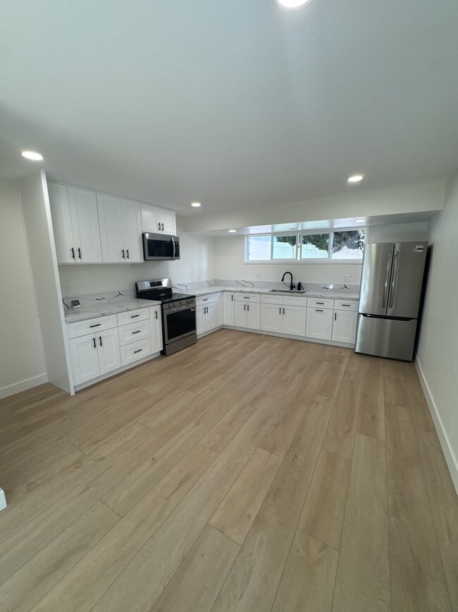Building Photo - 1034 Calle Las Trancas Unit B