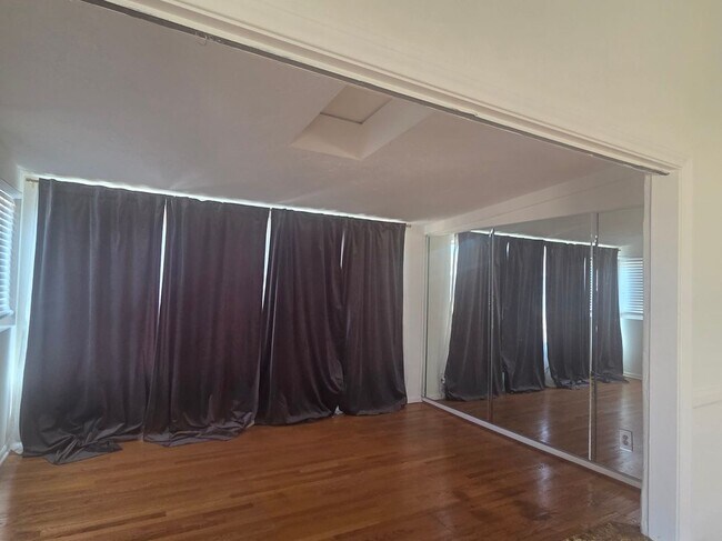 Photo - 1330 S Ridgeley Dr