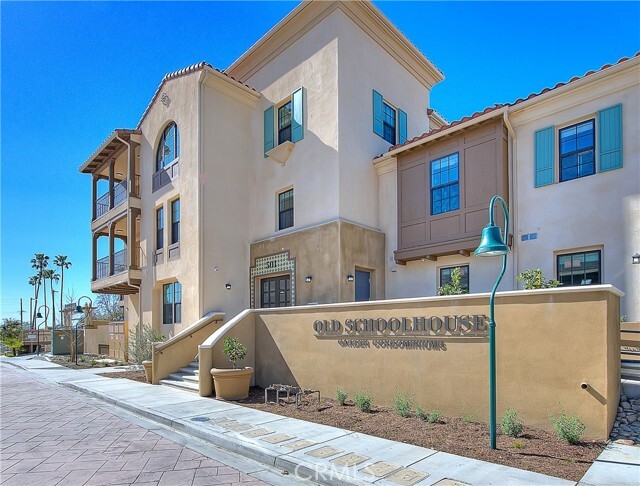 Building Photo - 501 W Foothill Blvd Unit 202
