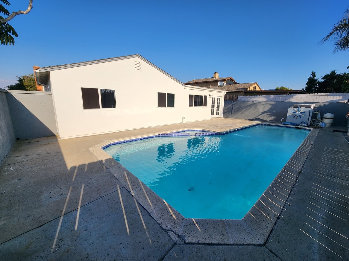 Photo - 762 Piccard Ave