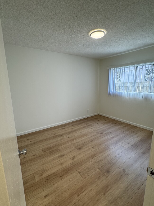Photo - 1820 N Edgemont St Unit 2