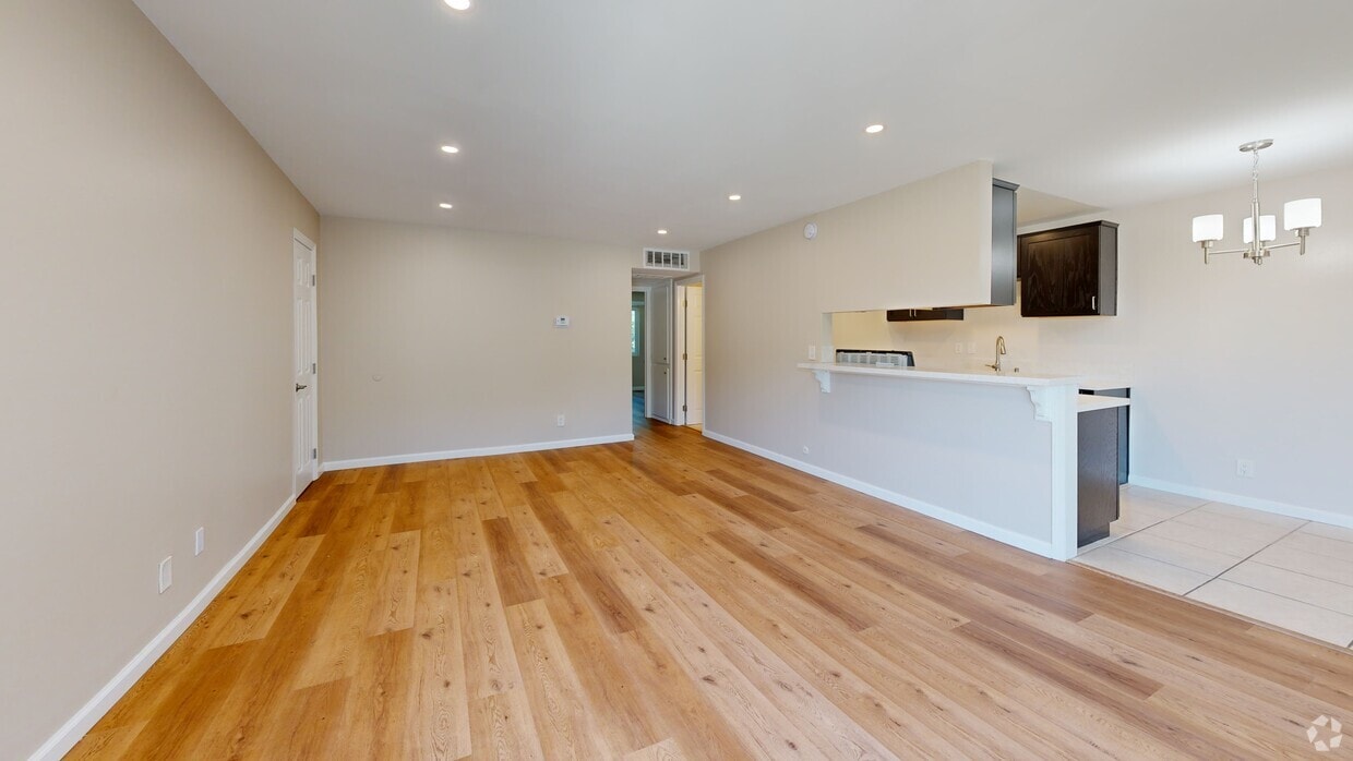 3D Tour - 2841 Montrose Ave