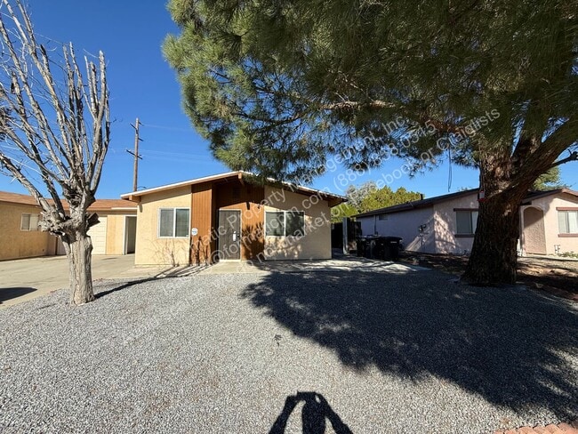 Building Photo - Pet Friendly - Comfortable 2-Bedroom Home on a Quiet Cul-de-Sac in Hemet