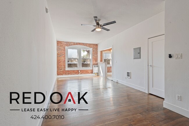 Building Photo - 5407 Sierra Vista Ave Unit 103