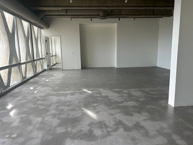 Photo - 2404 Wilshire Blvd