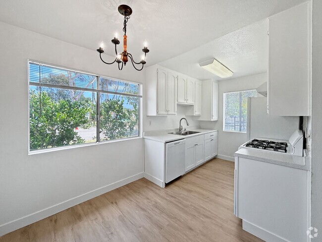 Building Photo - Updated 3B/2BA House in North Park w/ Cove...