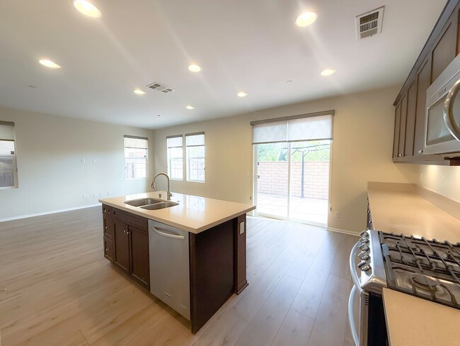 Photo - 10816 Lotus Dr
