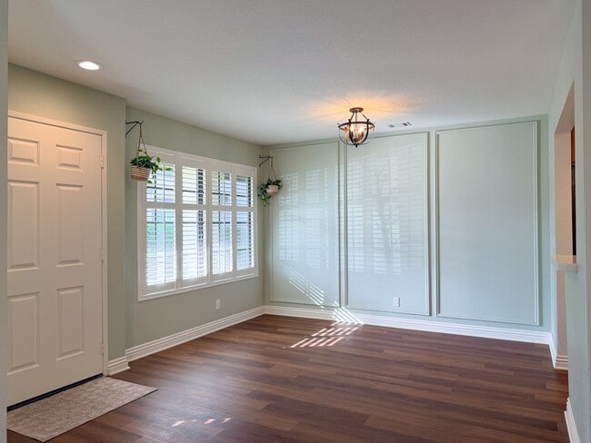 Photo - 2262 Martinique Ln