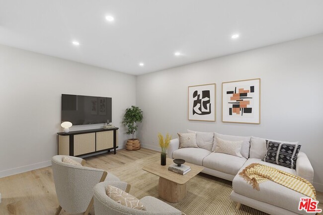 Photo - 1333 Barry Ave Unit 2