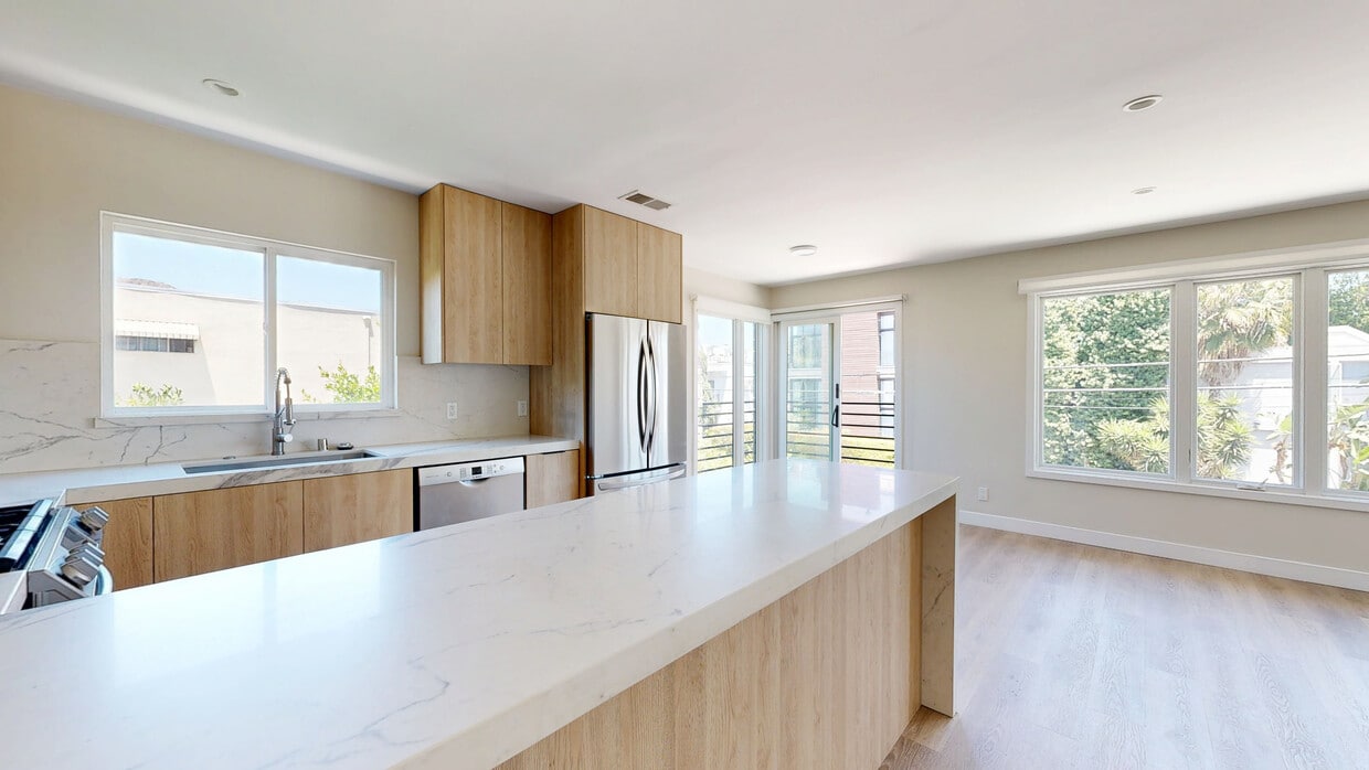 3D Tour - 1427 N Vista St