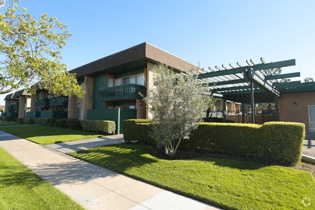 Photo - Garden Grove Manor Apartments