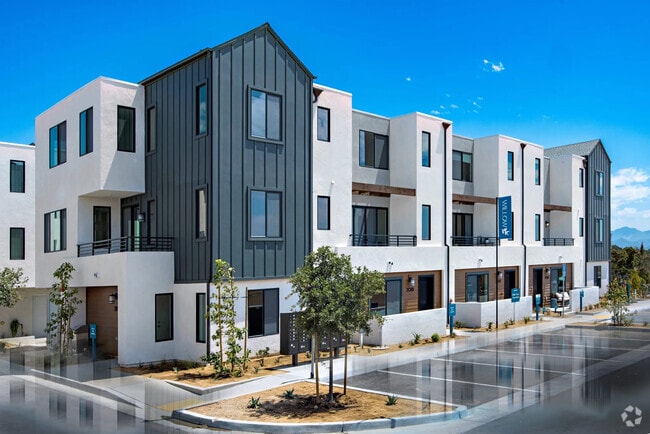 Building Photo - 2402 Cascalote Lp Rental