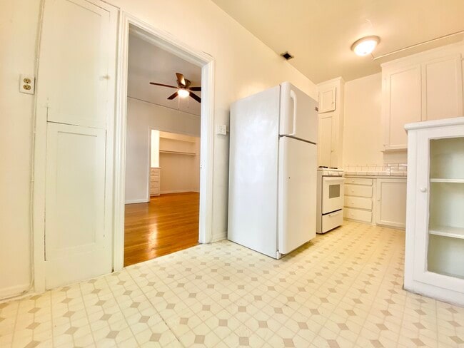 Photo - 836 Sanborn Ave Apartment Unit 320