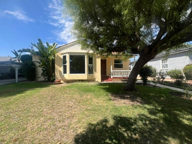 Photo - 6557 McLennan Ave