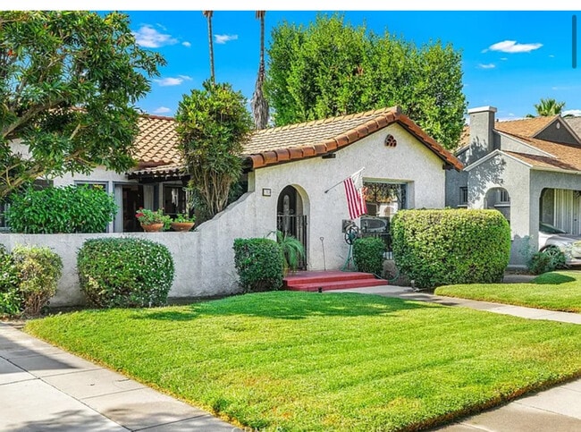 Photo - 759 W 26th St