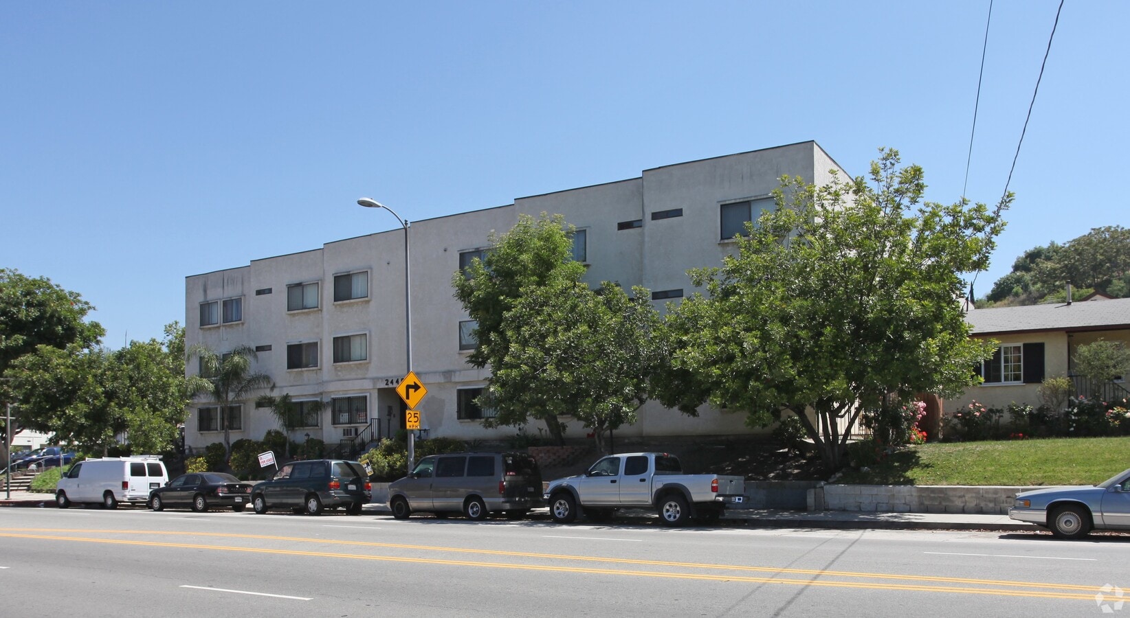 Photo - Eastern Manor Apts