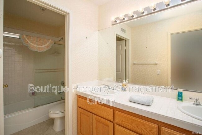 Photo - 34 Lakefront