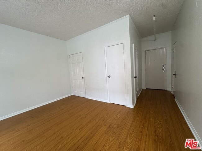 Photo - 920 S Hobart Blvd Unit 210