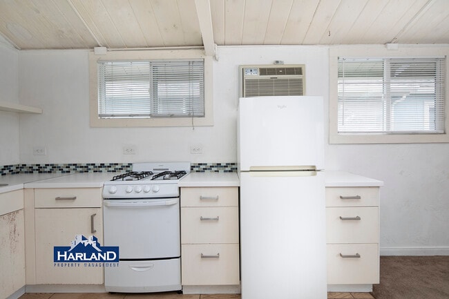 Photo - 6250-6264.5-62645 Stanley Ave