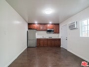 Photo - 453 N Kingsley Dr Apartment Unit 10