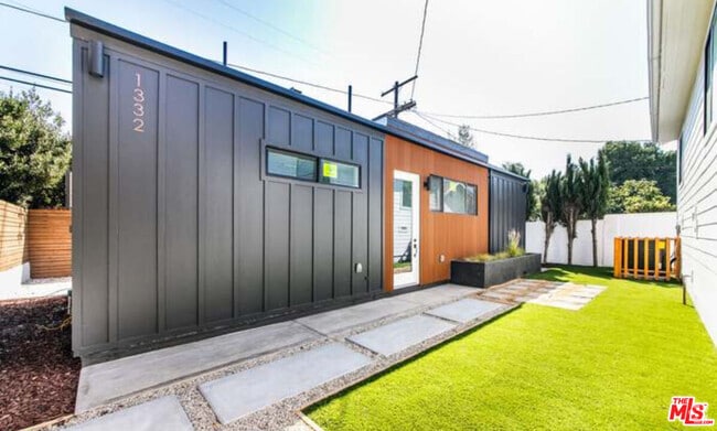 Building Photo - 1332 Silver Lake Blvd Rental