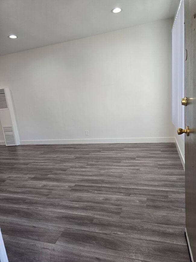 Photo - 3373 #6 Unit 08