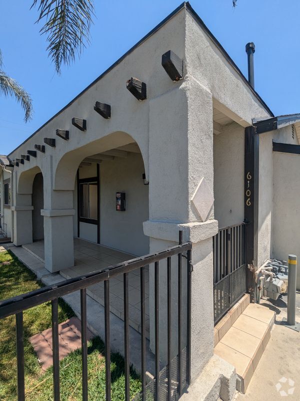 Building Photo - 6106 Palm Ave Rental
