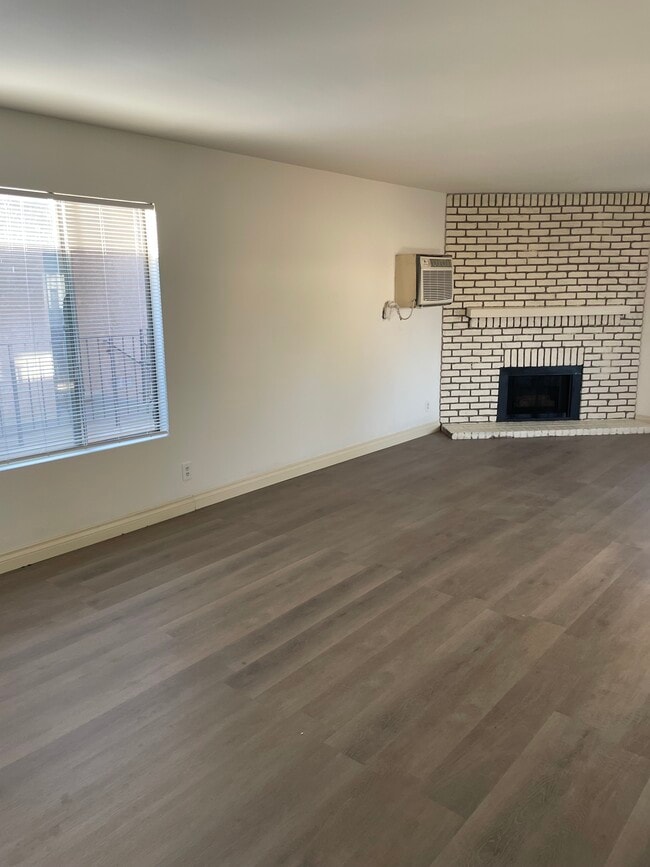 Photo - 6104 Cahuenga Boulevard