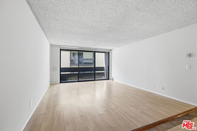 Photo - 7777 W 91st St Unit B2157