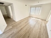 Photo - 555 Oak St Unit 301