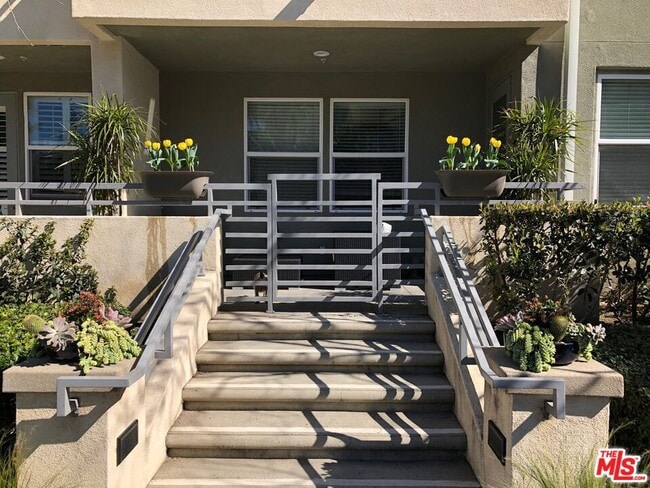 Building Photo - 7100 Playa Vista Dr Unit 103