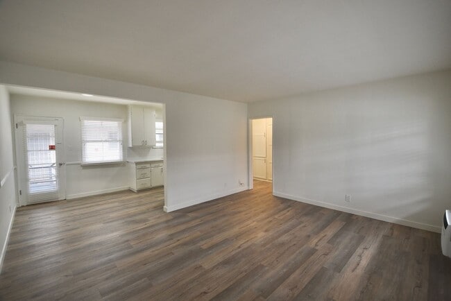 Photo - 12807 Burbank Blvd Unit 12813-5