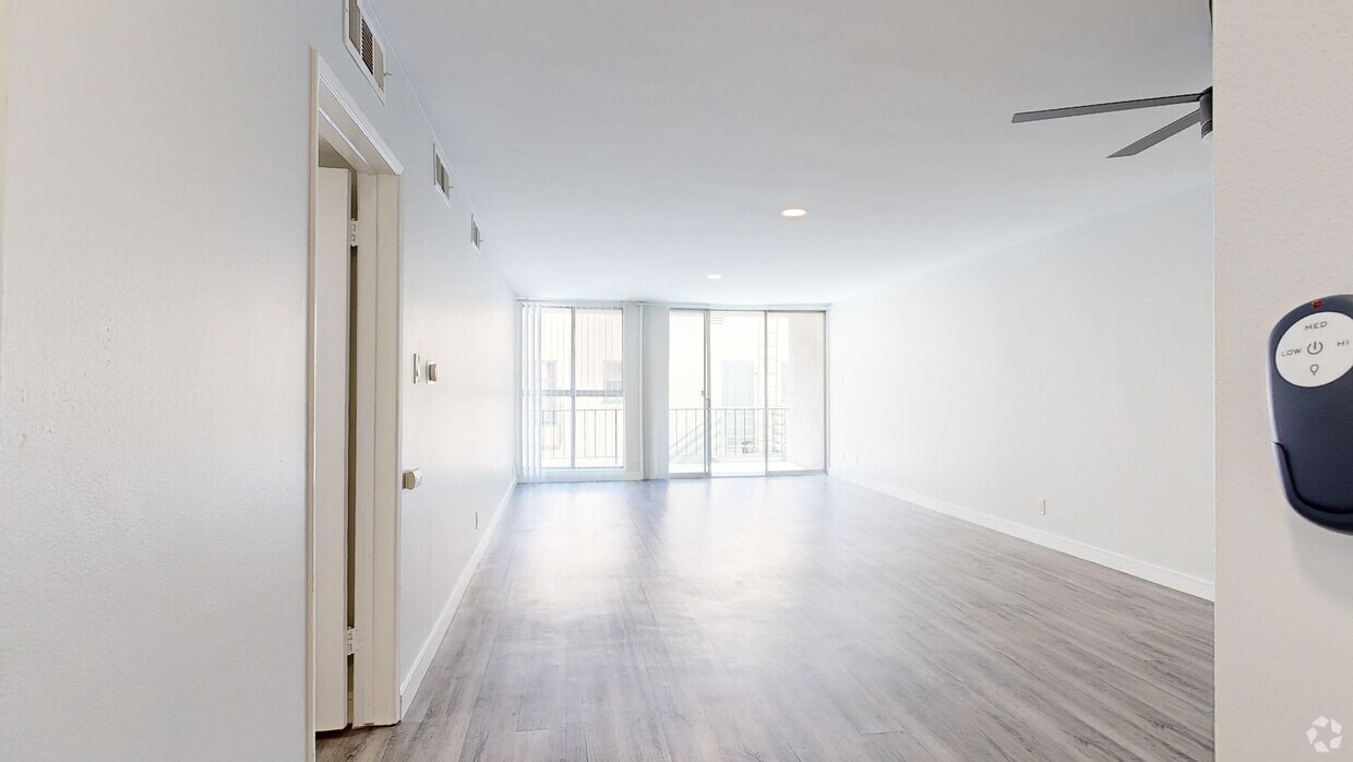 3D Tour - 115 North Wetherly Drive