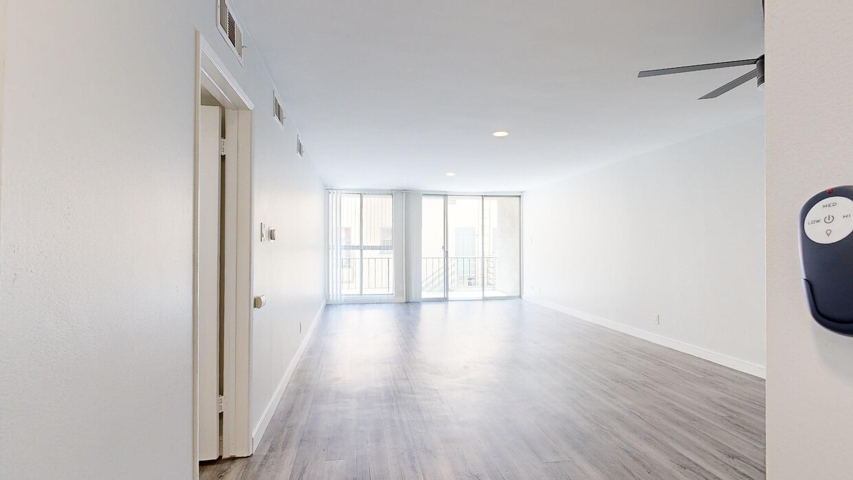 3D Tour - 115 North Wetherly Drive Apartments