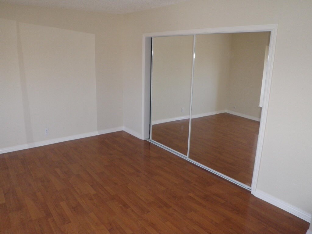 Photo - 3970 Ingraham St Unit 6