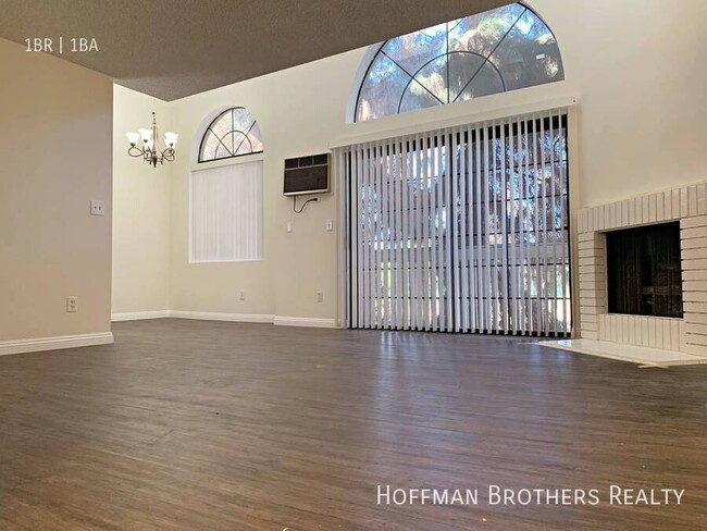 Building Photo - 9801 Tabor St