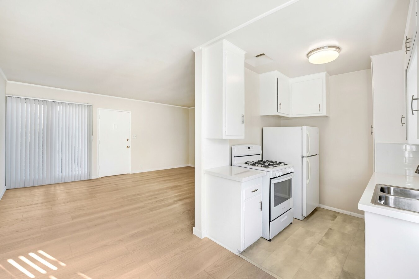 Photo - 500 California Ave, North of Wilshire in Santa Monica. 5 blocks to the beach