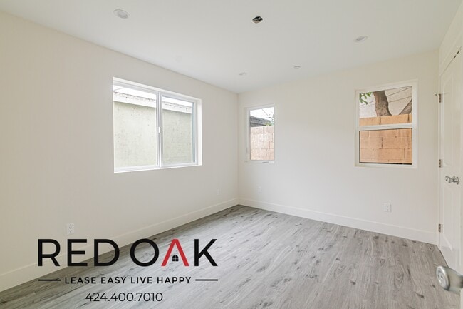 Photo - 11512 Oxford Ave Unit F