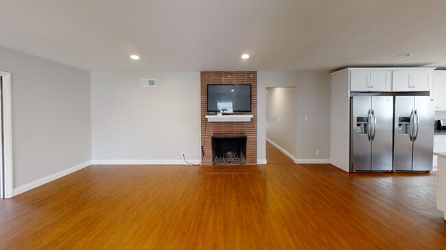 Photo - 5532 Mary Ln Dr