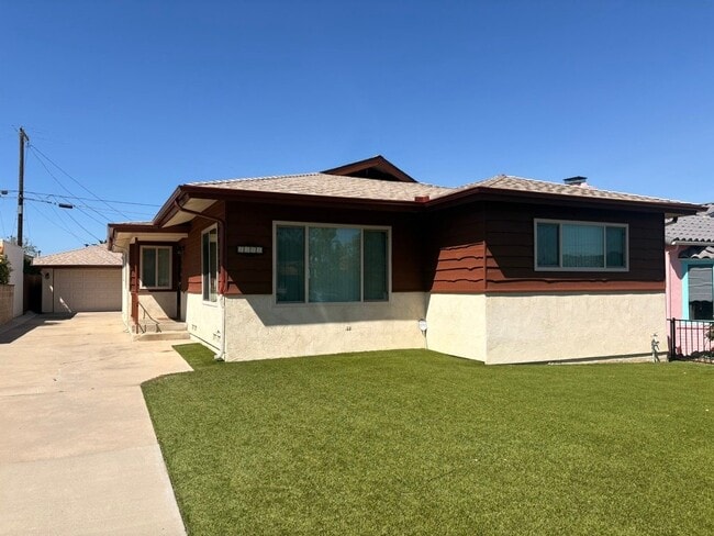 Building Photo - 4568 Alice St